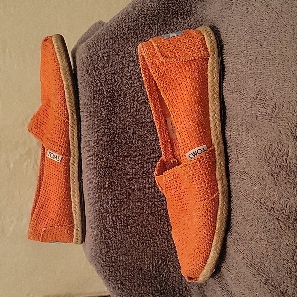 Toms Peachy Orange Slip-on Size 6.5 Loafers - Picture 3 of 6